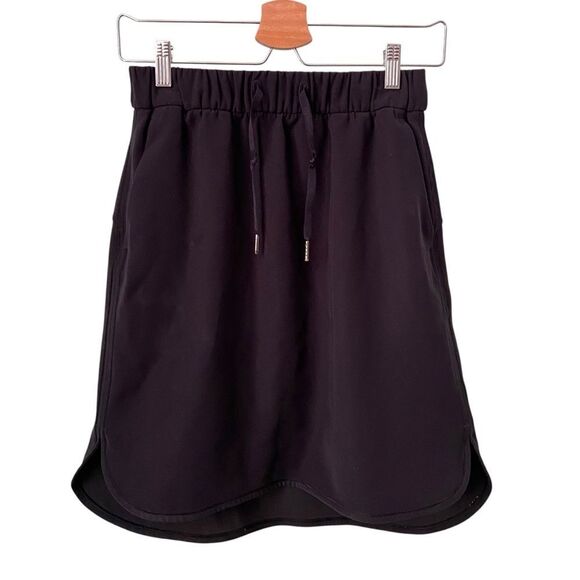 Lululemon On The Fly Black Drawstring Skirt in Size 6 - Picture 1 of 5